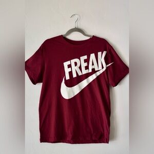 Nike Men's M Giannis Freak Dri-Fit Maroon Graphic T-Shirt